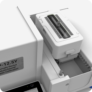 AP 12.5Y Pipette System close up of weighing mechanism 